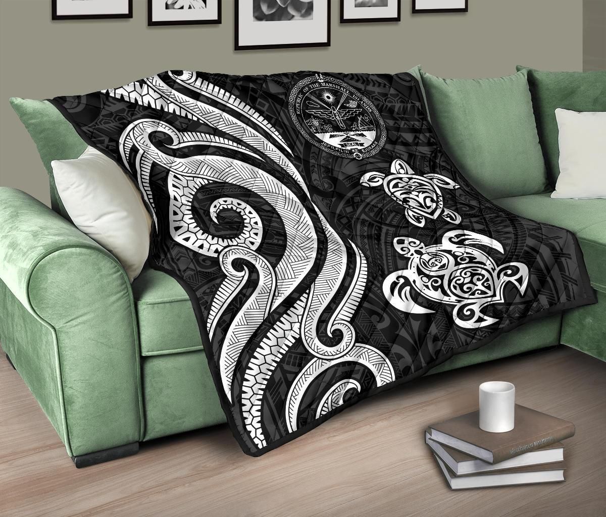 Marshall Islands Premium Quilt - White Tentacle Turtle Crest