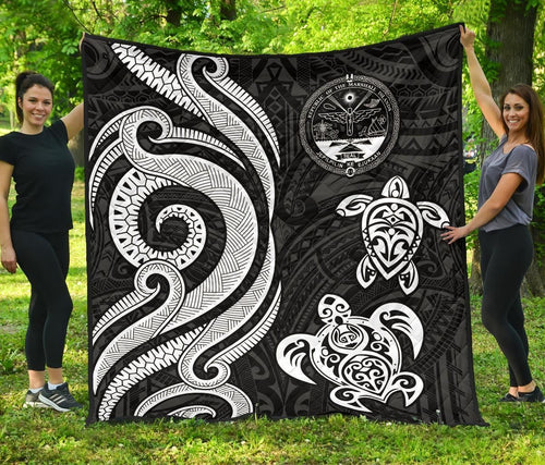 Marshall Islands Premium Quilt - White Tentacle Turtle Crest