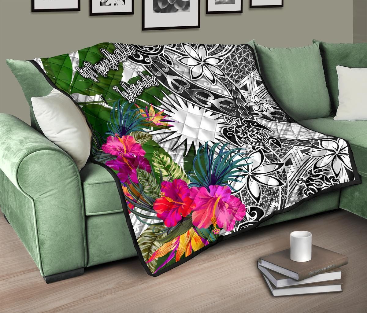 Marshall Islands Premium Quilt White - Turtle Plumeria Banana Leaf