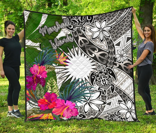 Marshall Islands Premium Quilt White - Turtle Plumeria Banana Leaf
