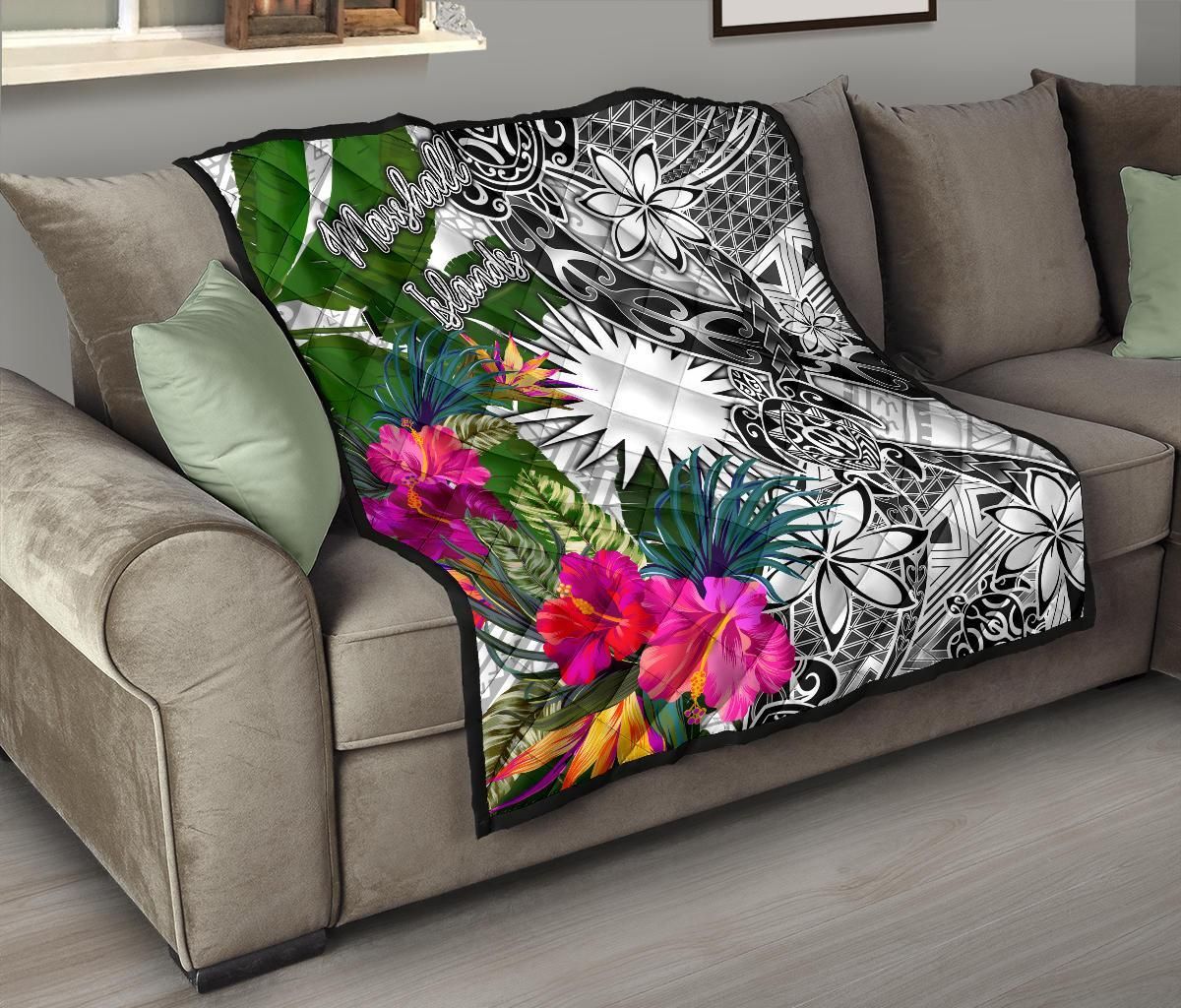 Marshall Islands Premium Quilt White - Turtle Plumeria Banana Leaf