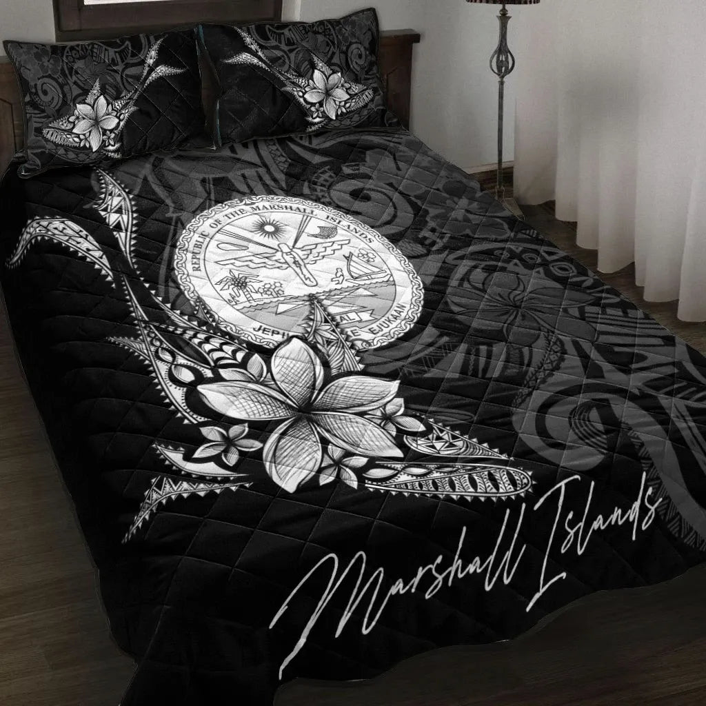 Marshall Islands Quilt Bed Set - Fish With Plumeria Flowers Style