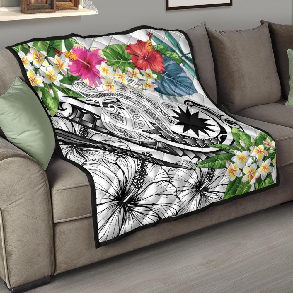 Nauru Polynesian Premium Quilt - Summer Plumeria (White)