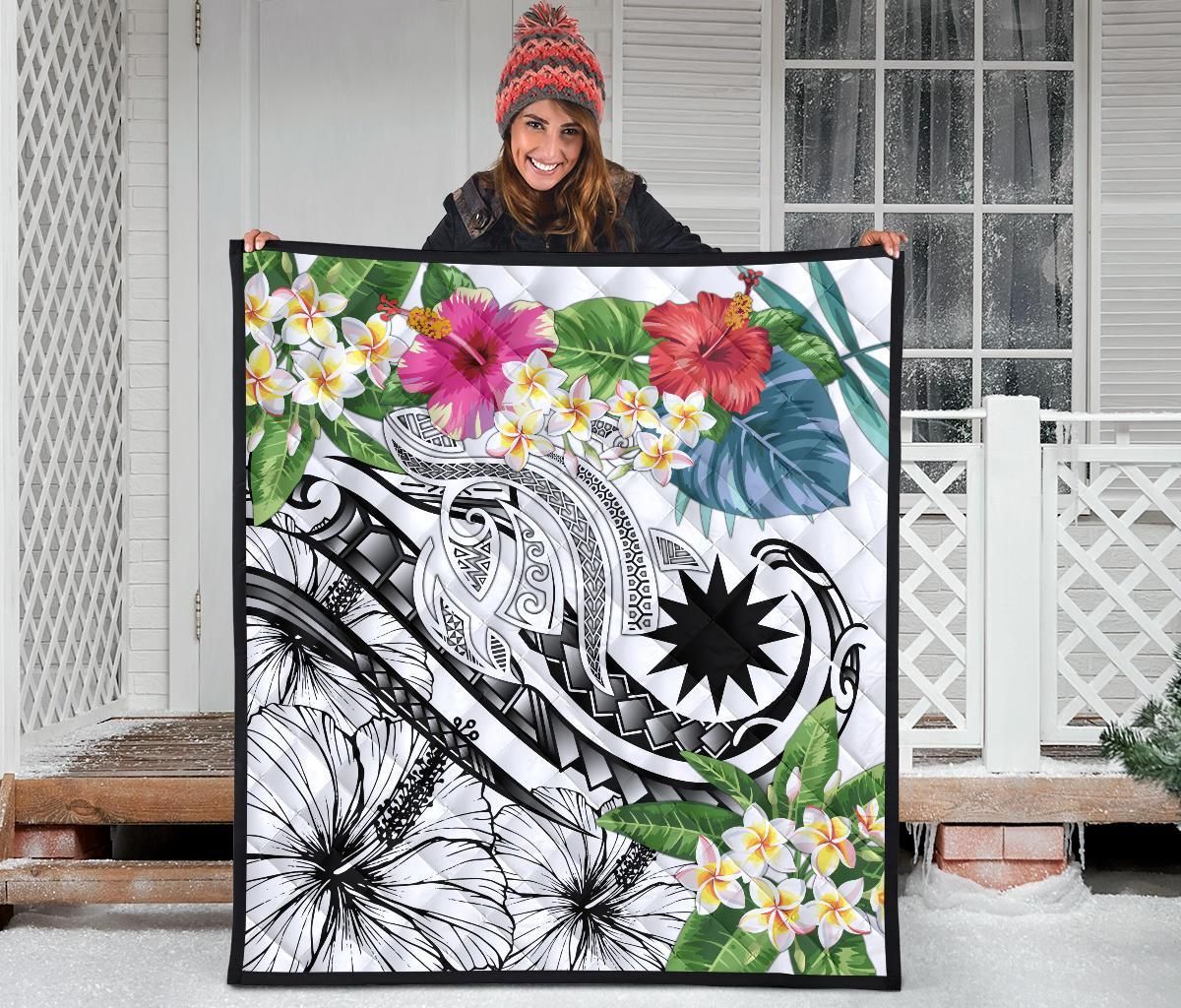 Nauru Polynesian Premium Quilt - Summer Plumeria (White)