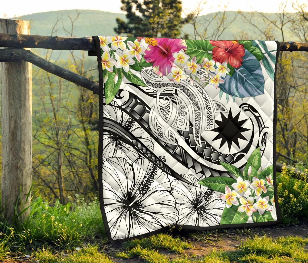 Nauru Polynesian Premium Quilt - Summer Plumeria (White)