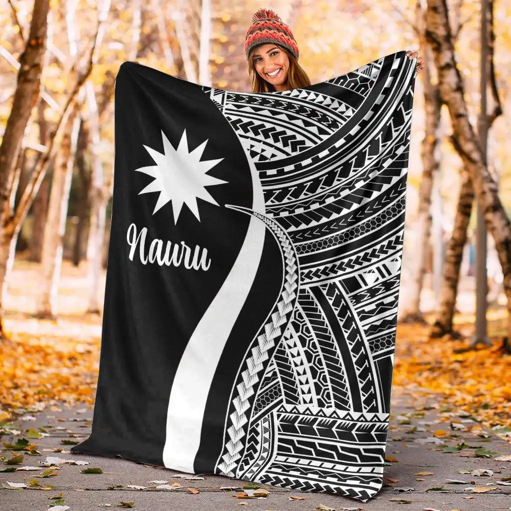 Nauru Premium Blanket - White Polynesian Tentacle Tribal Pattern