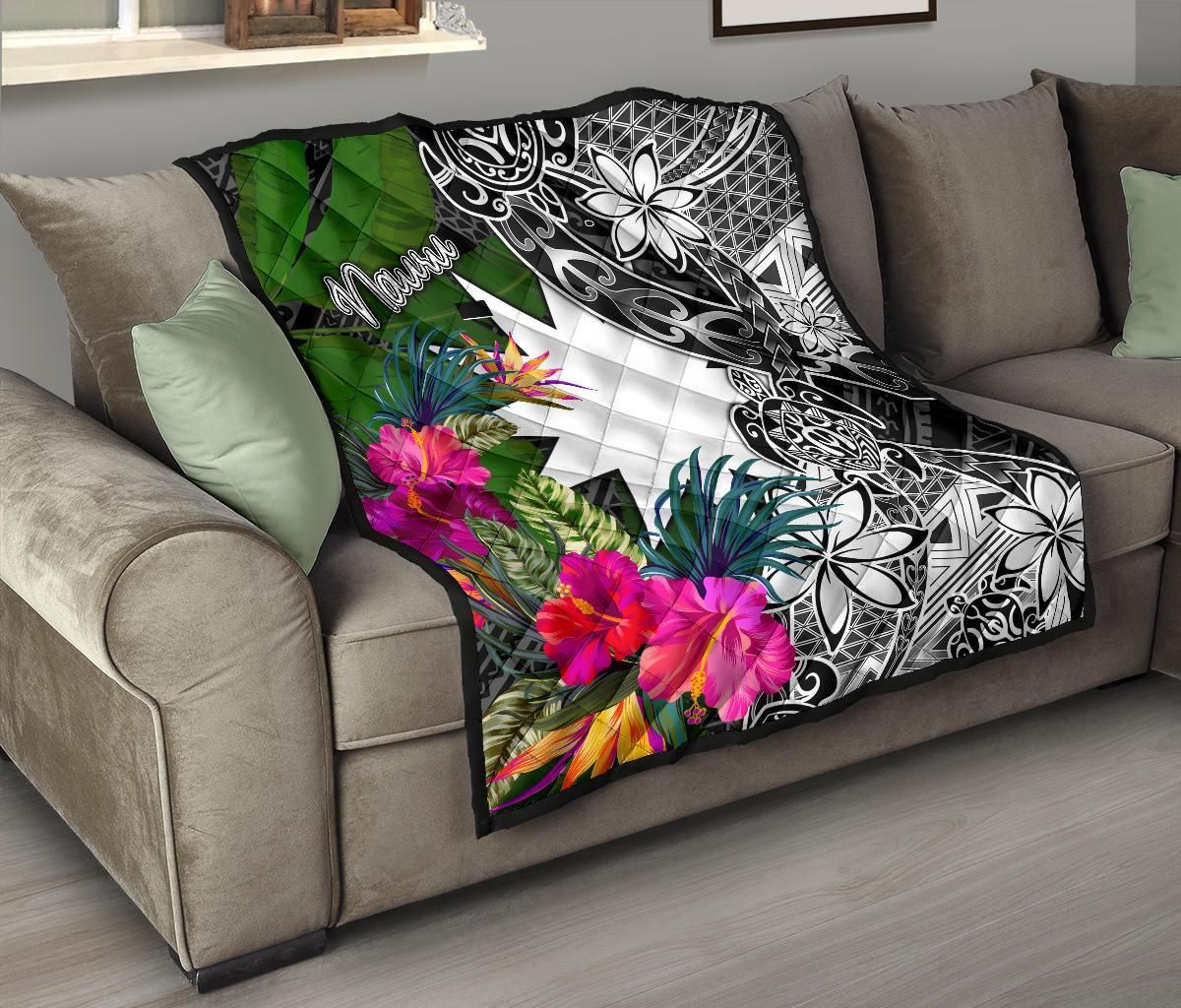 Nauru Premium Quilt - Turtle Plumeria Banana Leaf
