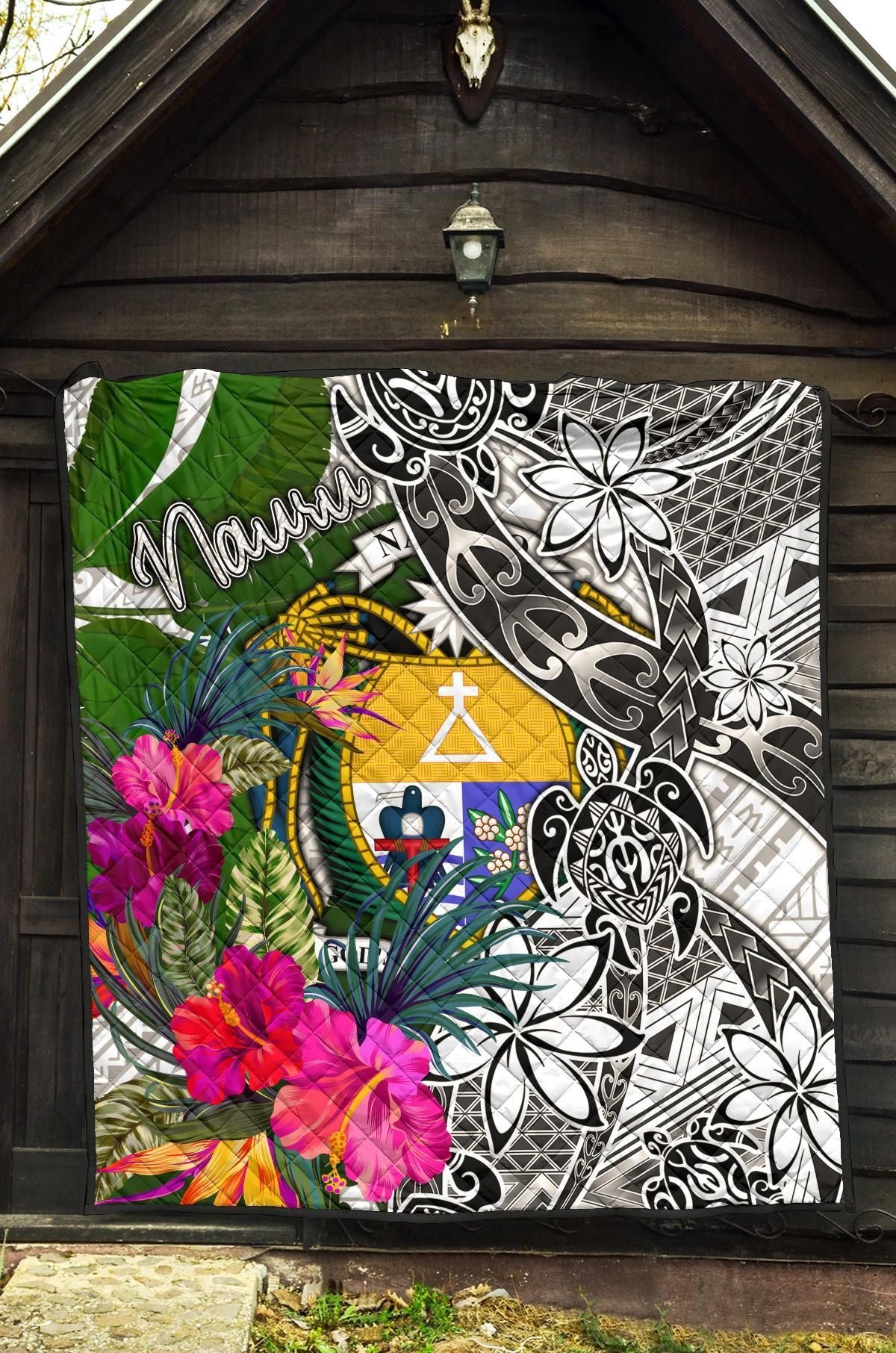 Nauru Premium Quilt White - Turtle Plumeria Banana Leaf Crest