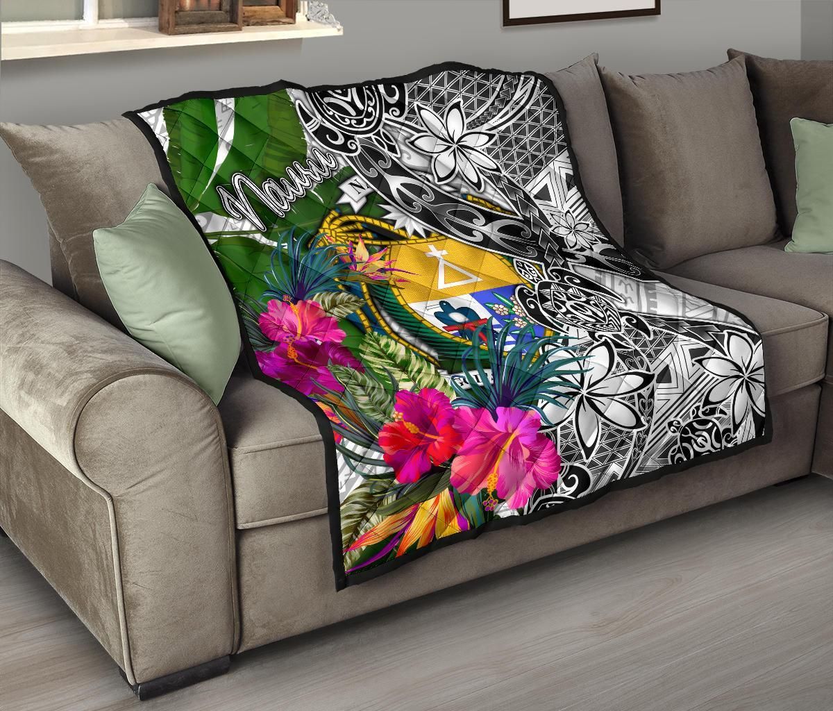 Nauru Premium Quilt White - Turtle Plumeria Banana Leaf Crest