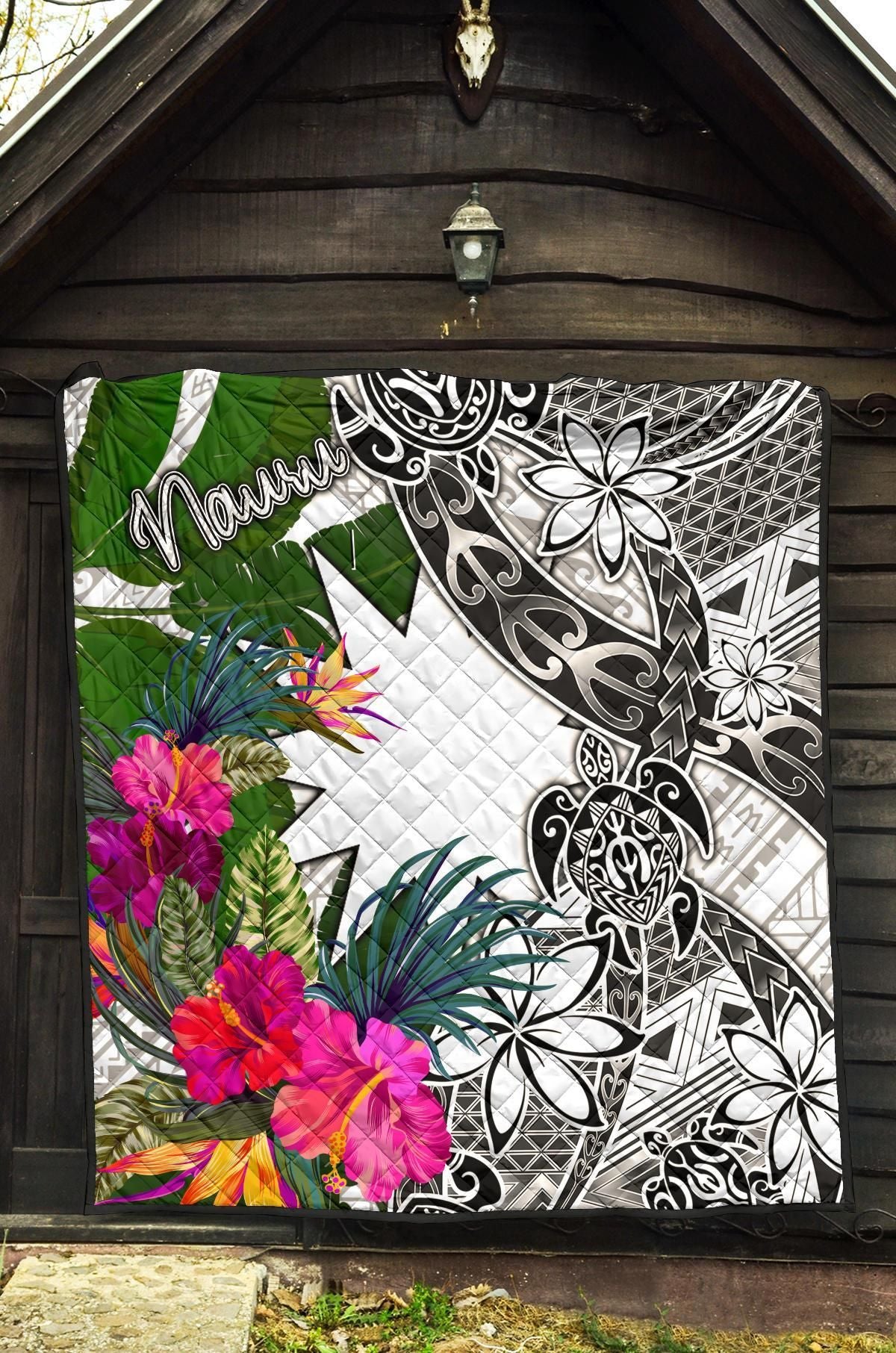 Nauru Premium Quilt White - Turtle Plumeria Banana Leaf