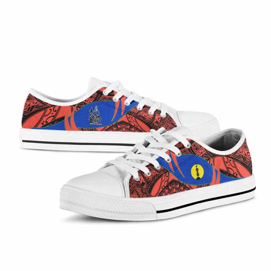 New Caledonia Low Top Shoes - Symmetrical Lines