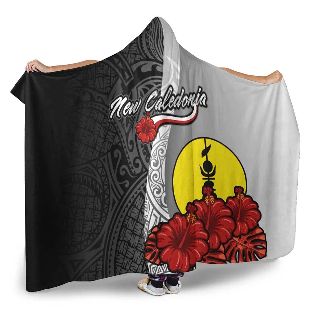 New Caledonia Polynesian Hooded Blanket- Coat Of Arm With Hibiscus White