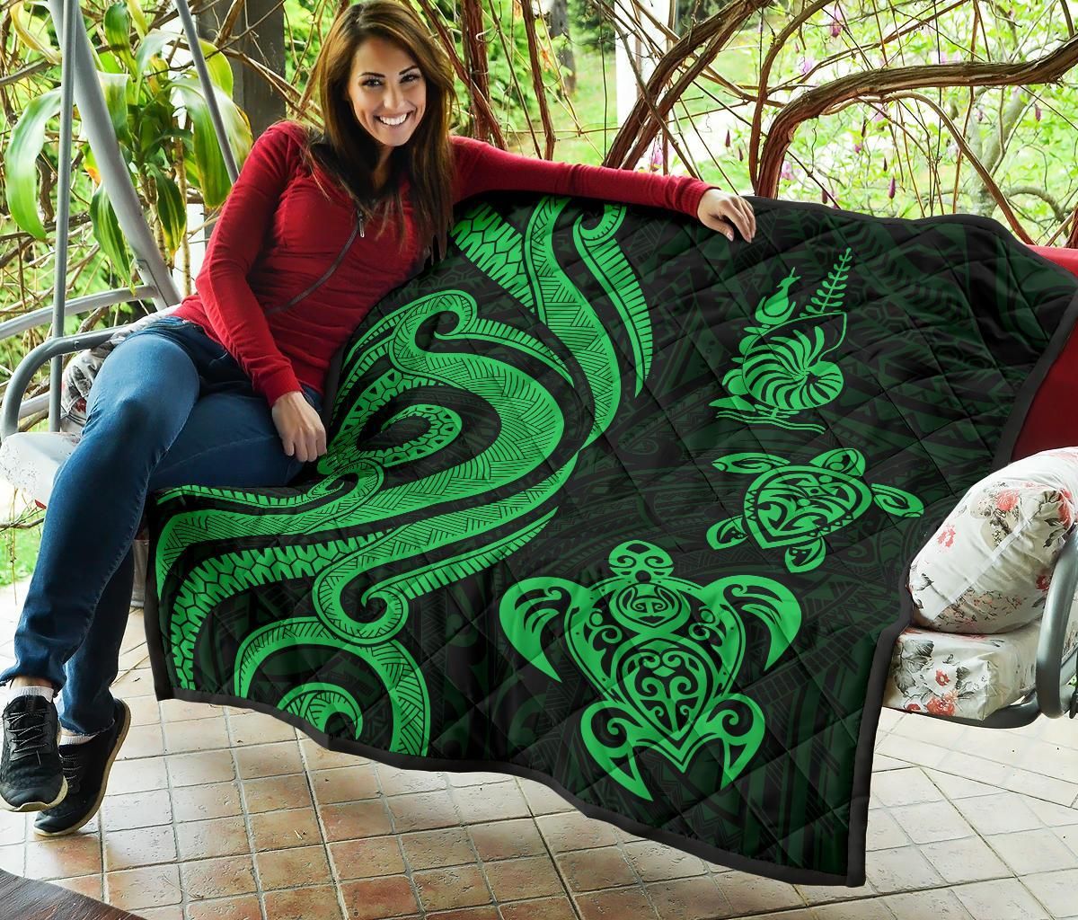 New Caledonia Premium Quilt - Green Tentacle Turtle