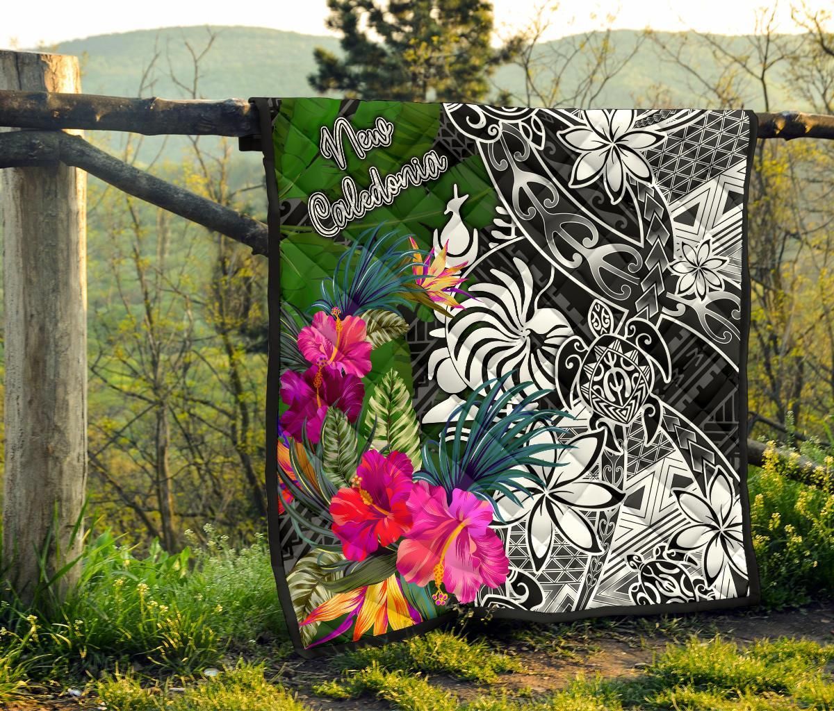 New Caledonia Premium Quilt - Turtle Plumeria Banana Leaf Crest