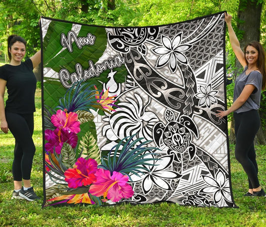 New Caledonia Premium Quilt White - Turtle Plumeria Banana Leaf Crest
