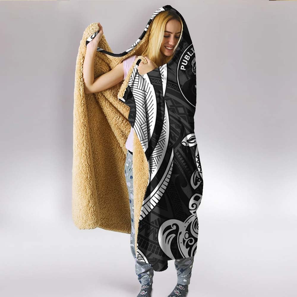 Niue Hooded Blanket - White Tentacle Turtle