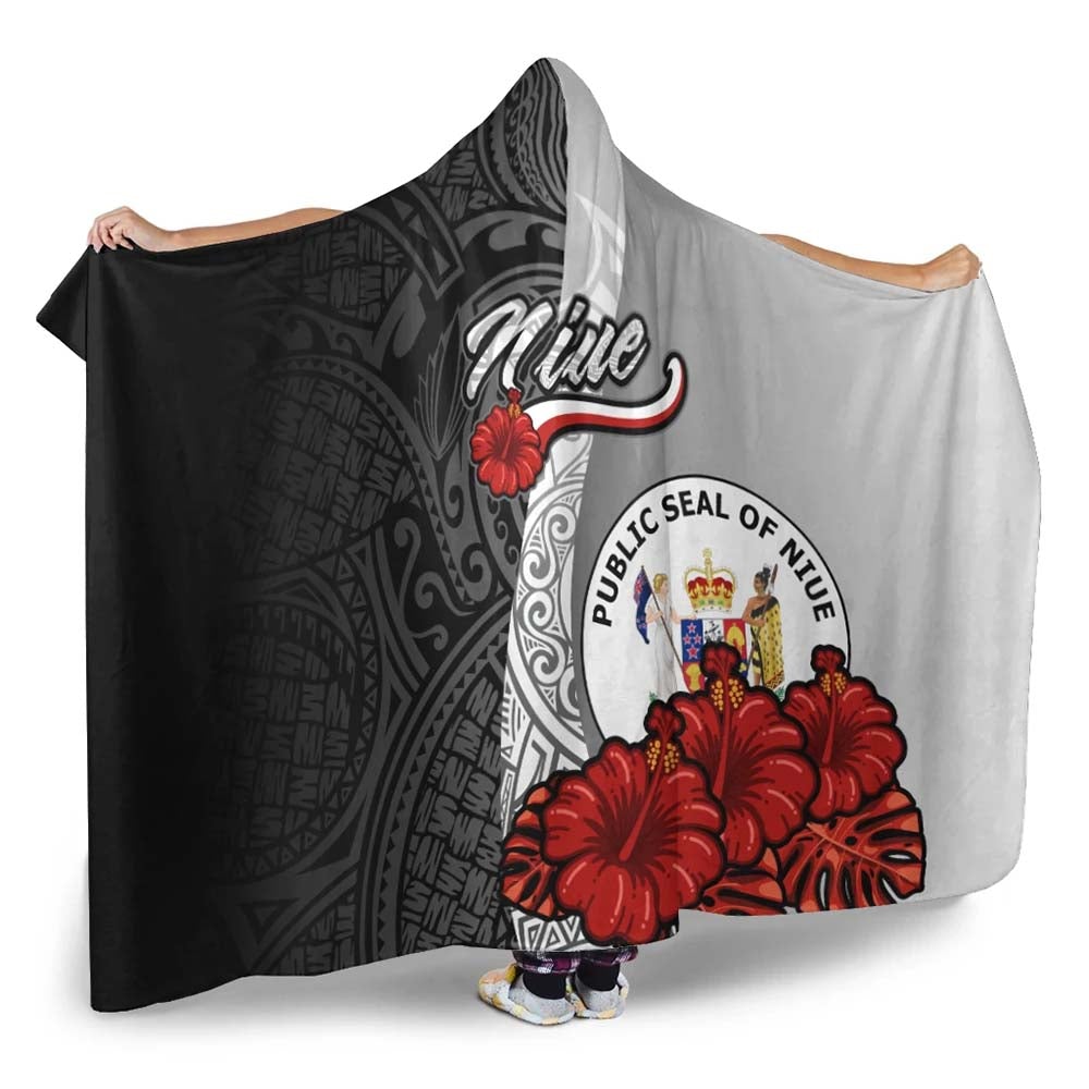 Niue Polynesian Hooded Blanket- Coat Of Arm With Hibiscus White