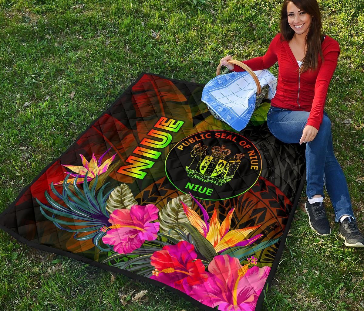 Niue Polynesian Premium Quilt - Hibiscus and Banana Leaves