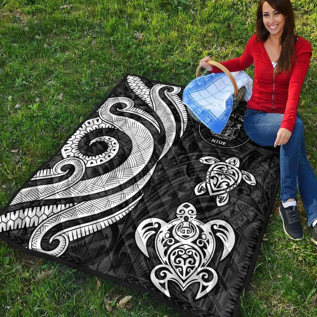 Niue Premium Quilt - White Tentacle Turtle