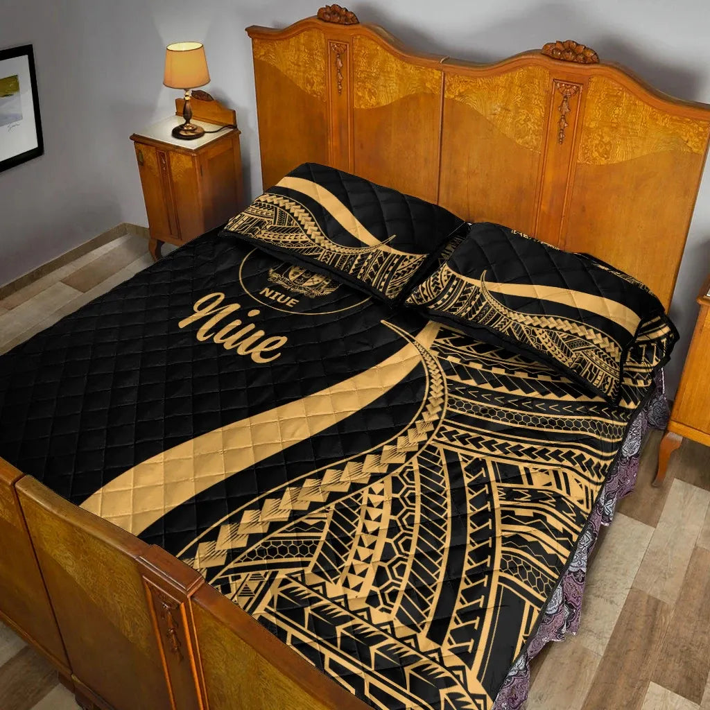 Niue Quilt Bed Set - Gold Polynesian Tentacle Tribal Pattern