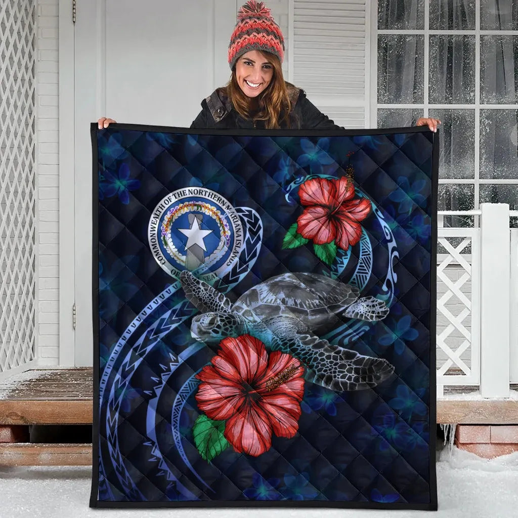 Northern Mariana Islands Polynesian Premium Quilt - Blue Turtle Hibiscus