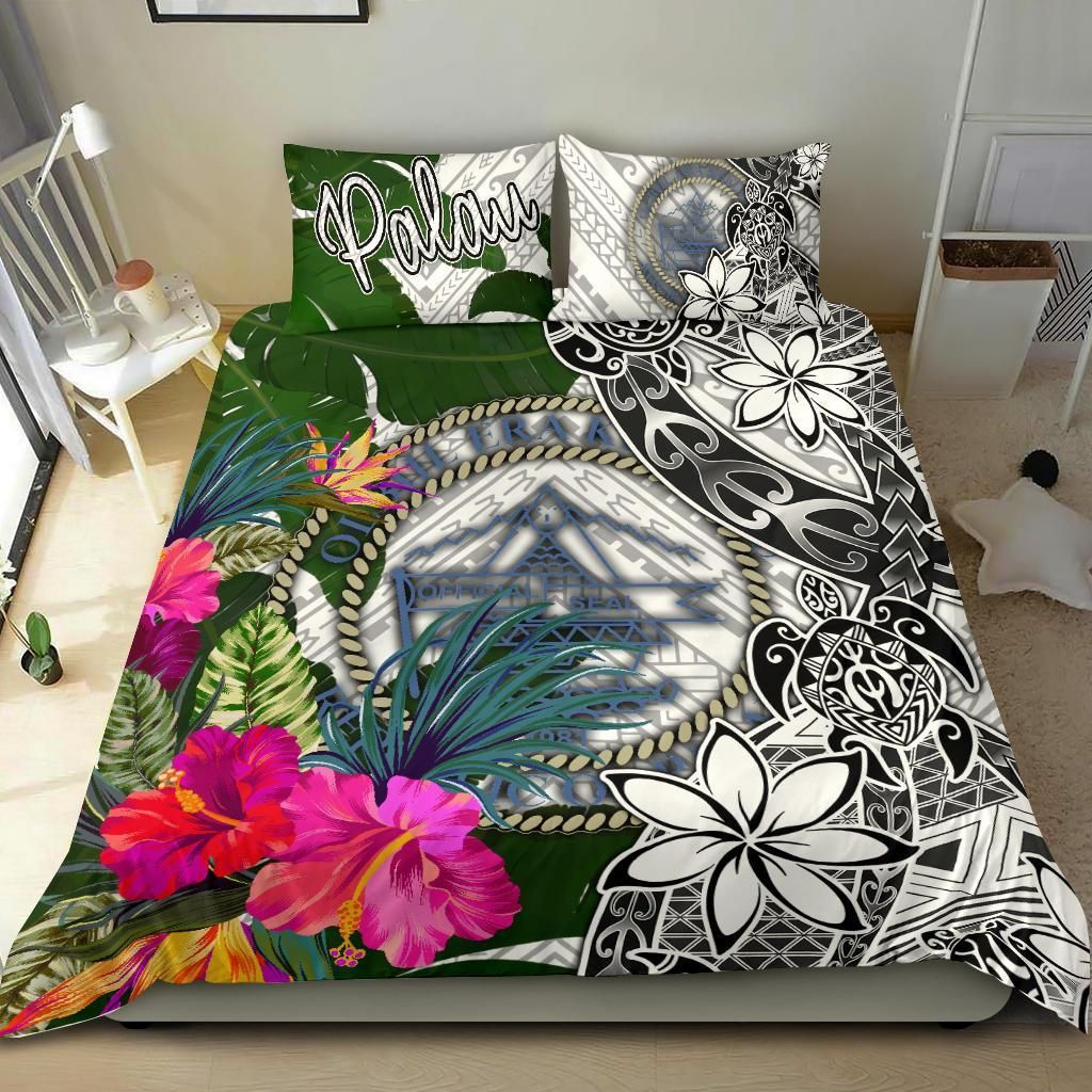 Palau Bedding Set White - Turtle Plumeria Banana Leaf Crest
