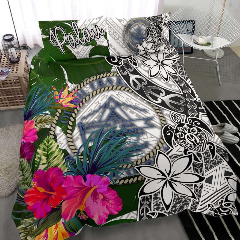 Palau Bedding Set White - Turtle Plumeria Banana Leaf Crest