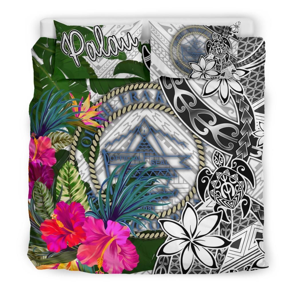 Palau Bedding Set White - Turtle Plumeria Banana Leaf Crest