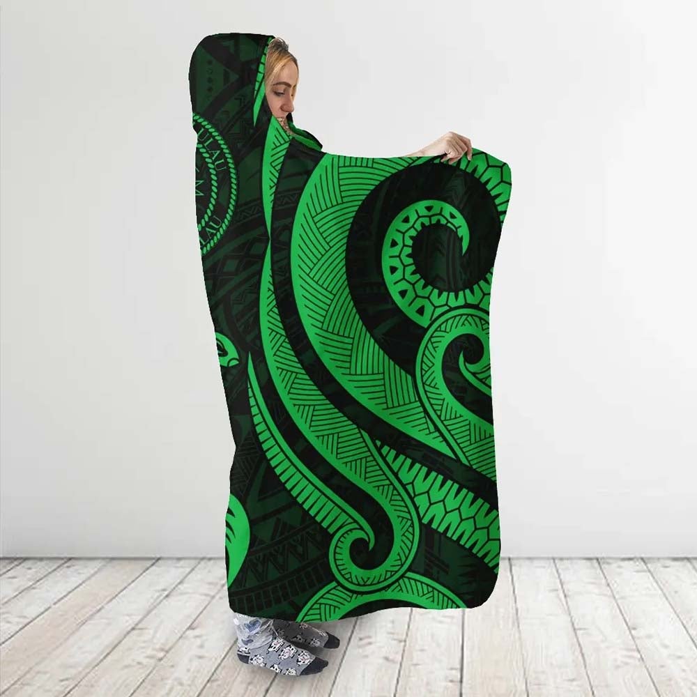 Palau Hooded Blanket - Green Tentacle Turtle