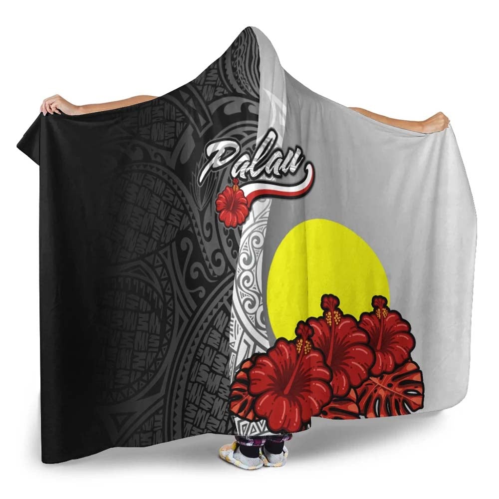 Palau Polynesian Hooded Blanket- Coat Of Arm With Hibiscus White