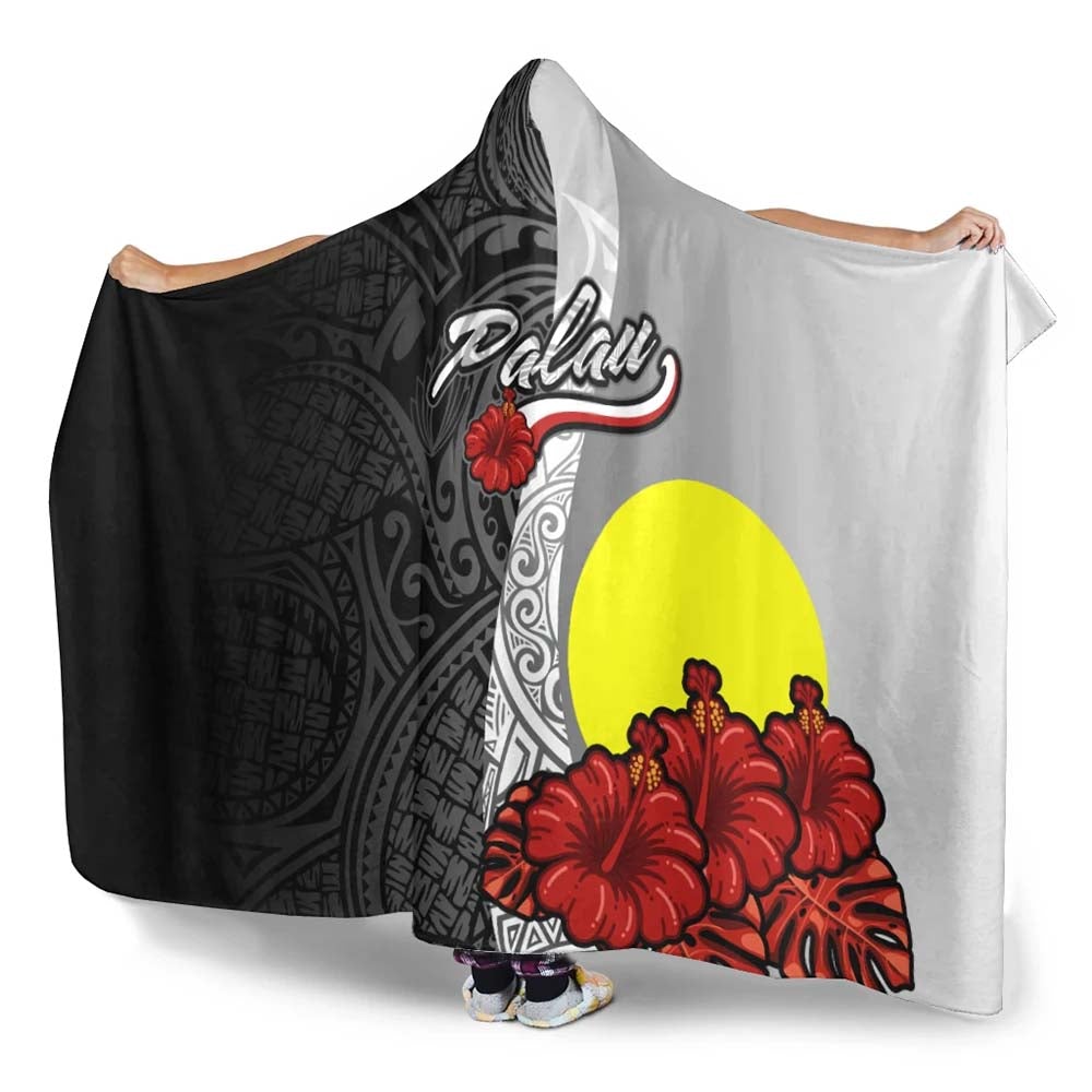Palau Polynesian Hooded Blanket- Coat Of Arm With Hibiscus White