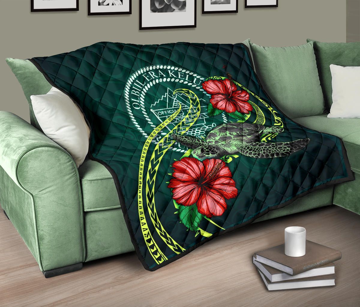 Palau Polynesian Premium Quilt - Green Turtle Hibiscus