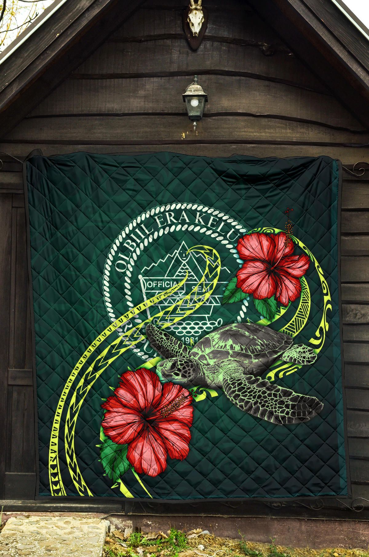 Palau Polynesian Premium Quilt - Green Turtle Hibiscus