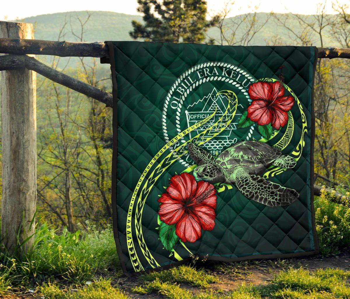 Palau Polynesian Premium Quilt - Green Turtle Hibiscus