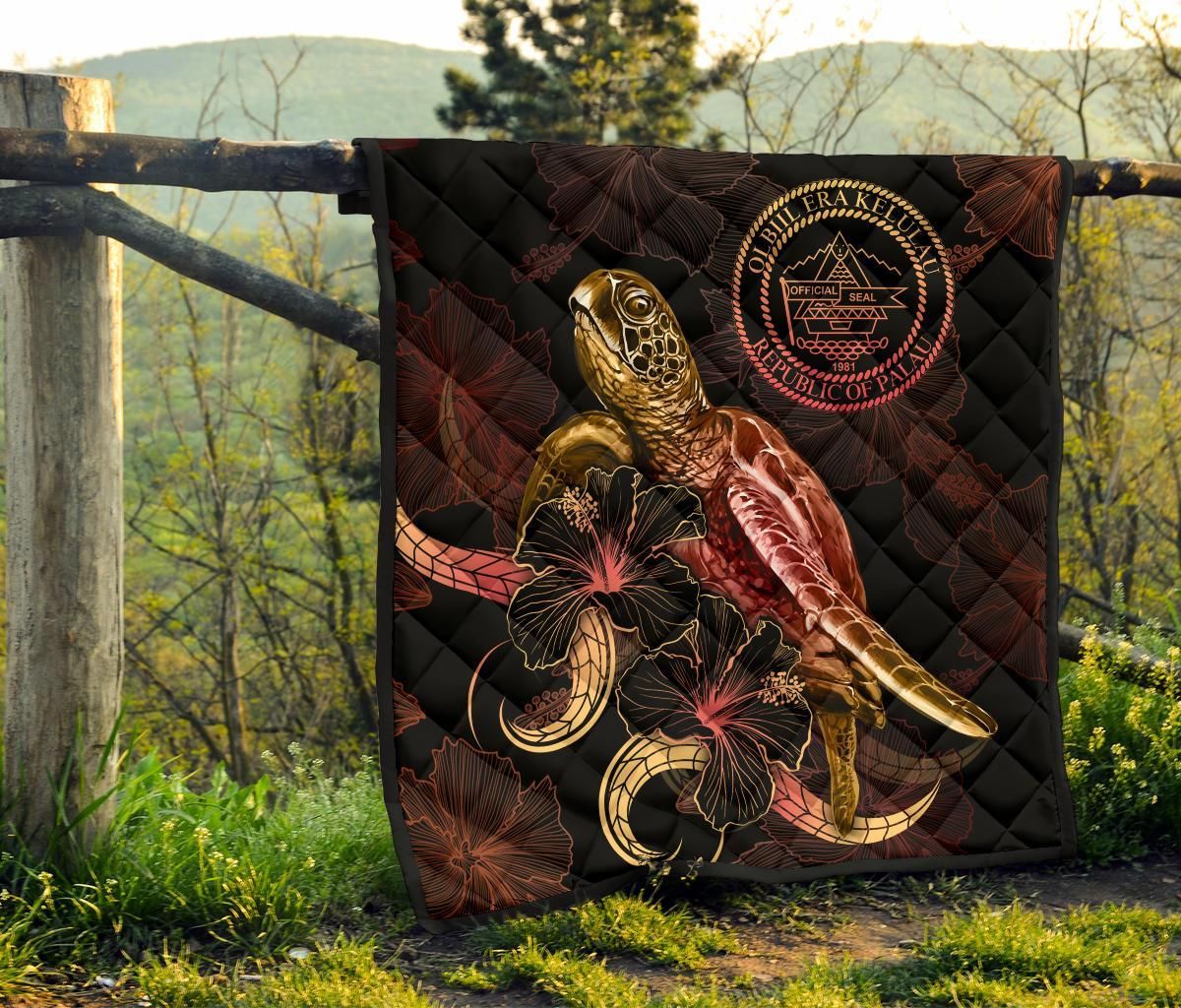 Palau Polynesian Premium Quilt - Turtle With Blooming Hibiscus Gold