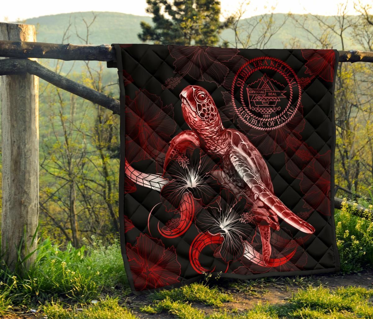 Palau Polynesian Premium Quilt - Turtle With Blooming Hibiscus Red