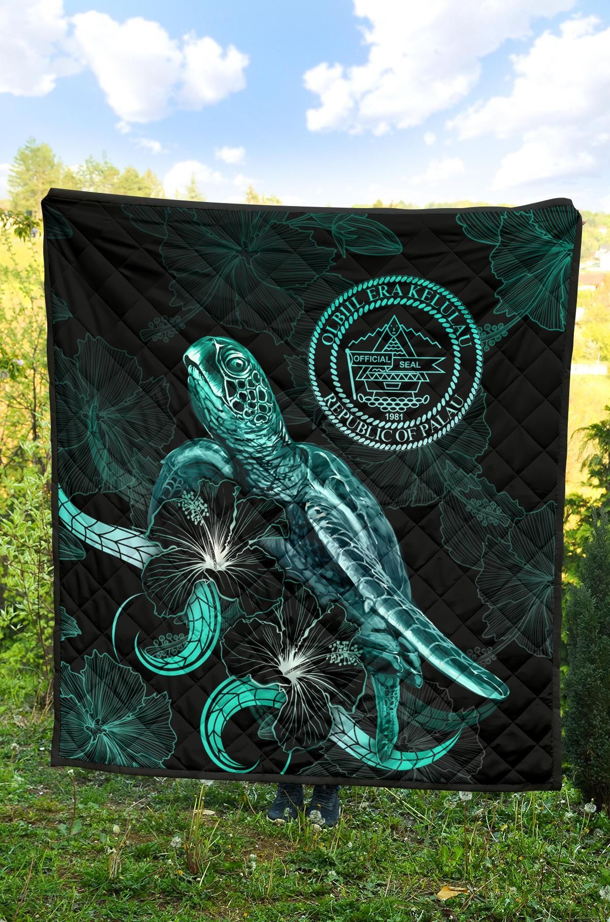 Palau Polynesian Premium Quilt - Turtle With Blooming Hibiscus Turquoise