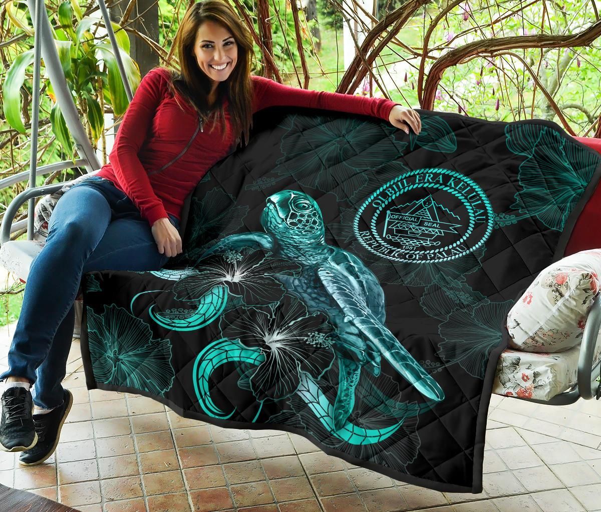 Palau Polynesian Premium Quilt - Turtle With Blooming Hibiscus Turquoise