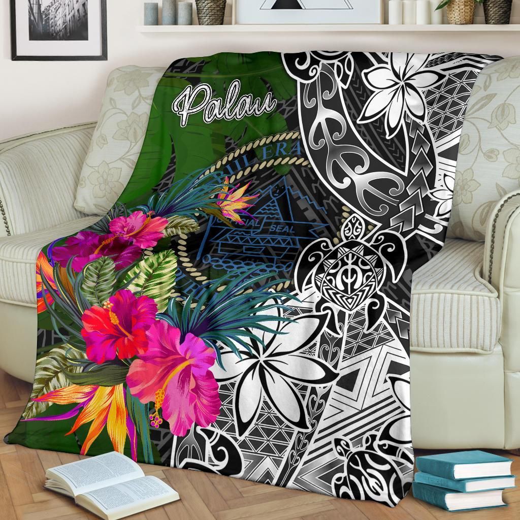 Palau Premium Blanket - Turtle Plumeria Banana Leaf Crest