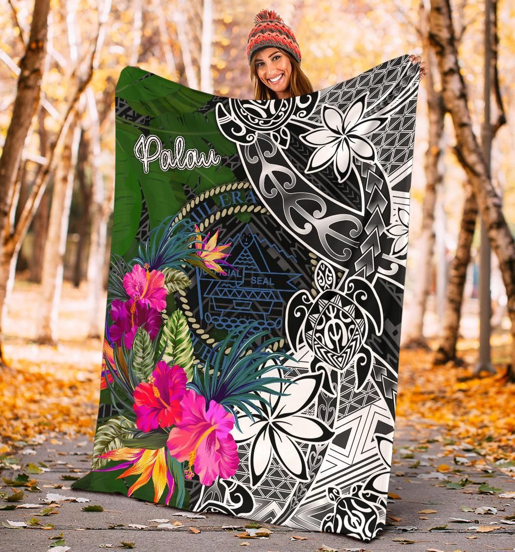 Palau Premium Blanket - Turtle Plumeria Banana Leaf Crest