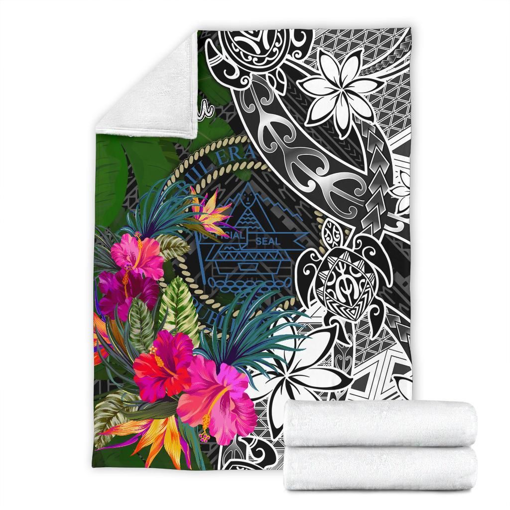 Palau Premium Blanket - Turtle Plumeria Banana Leaf Crest