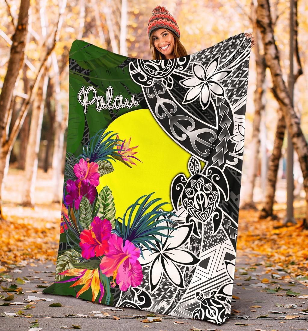 Palau Premium Blanket - Turtle Plumeria Banana Leaf