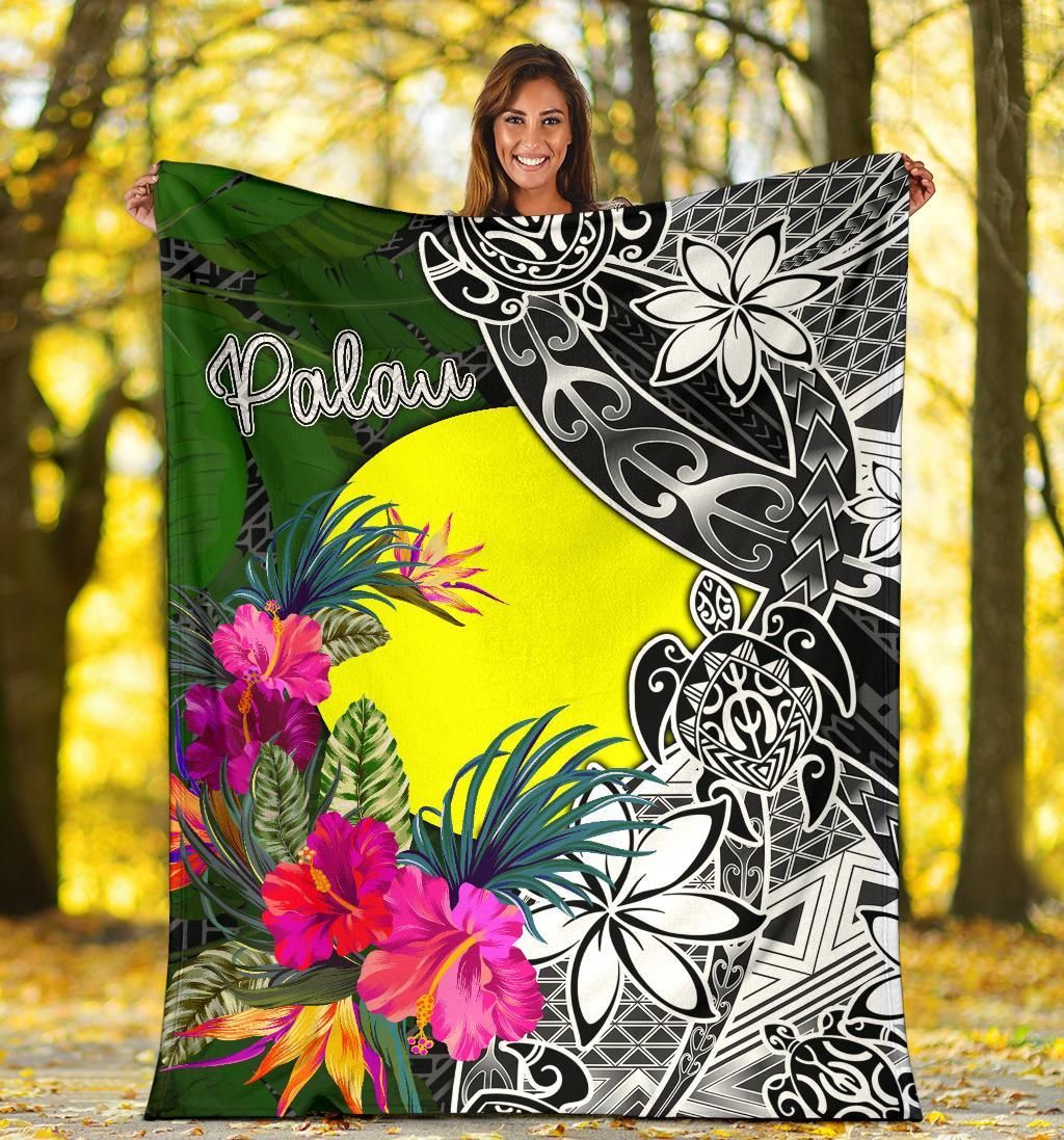 Palau Premium Blanket - Turtle Plumeria Banana Leaf