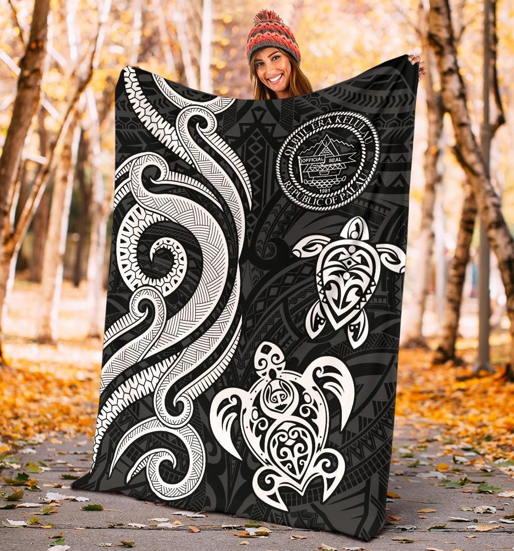 Palau Premium Blanket - White Tentacle Turtle