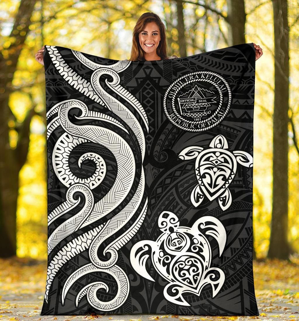 Palau Premium Blanket - White Tentacle Turtle