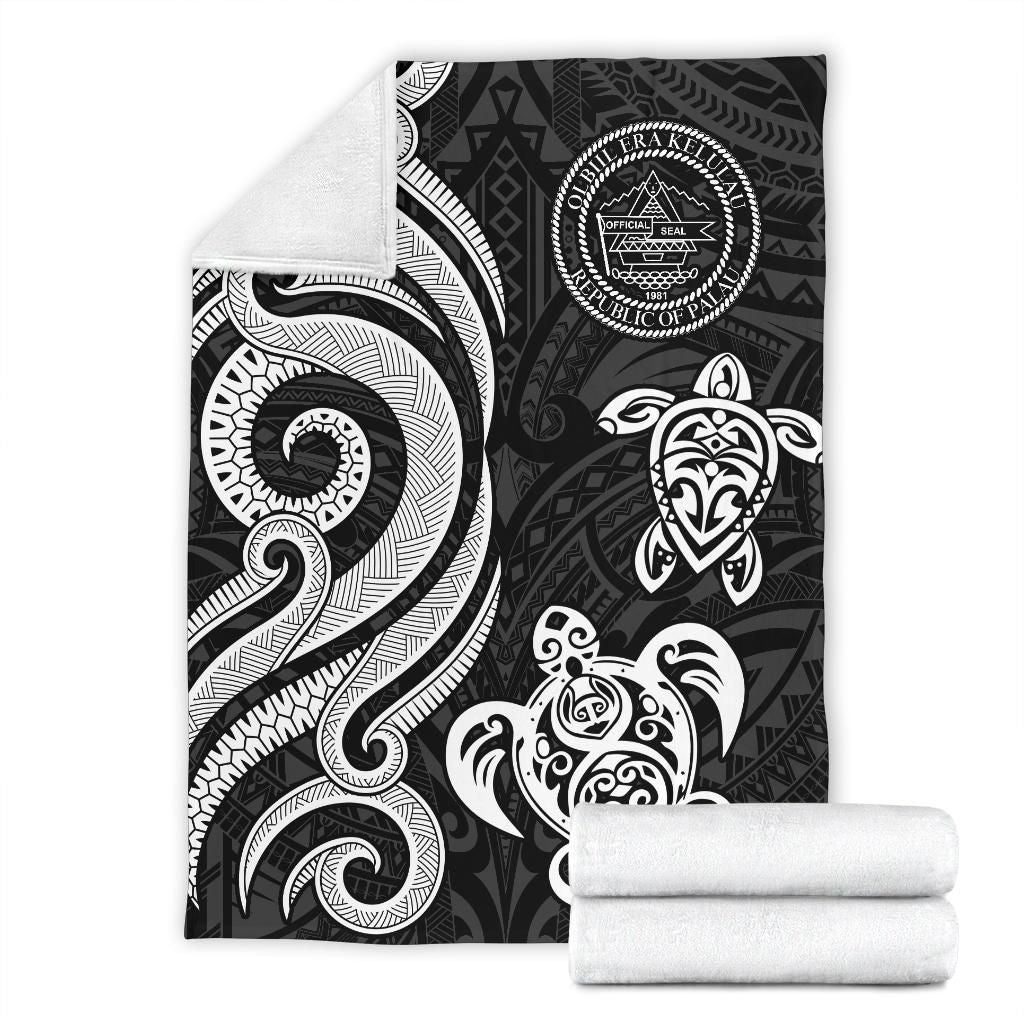 Palau Premium Blanket - White Tentacle Turtle