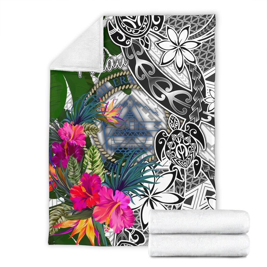Palau Premium Blanket White - Turtle Plumeria Banana Leaf Crest
