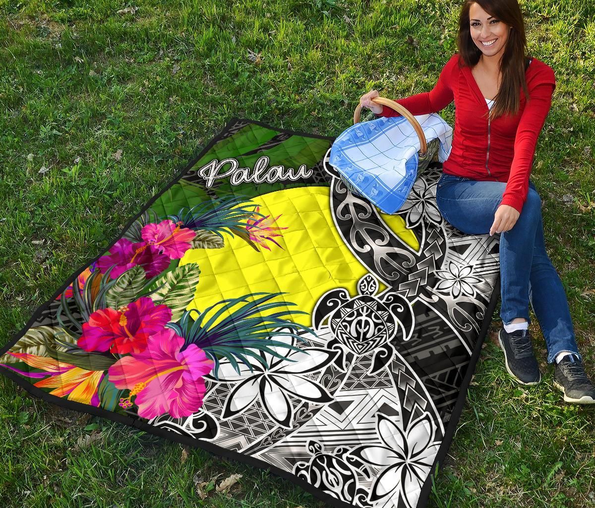 Palau Premium Quilt - Turtle Plumeria Banana Leaf