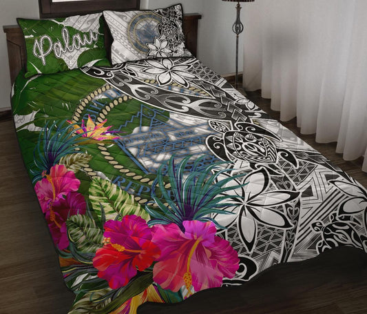 Palau Quilt Bed Set White - Turtle Plumeria Banana Leaf Crest