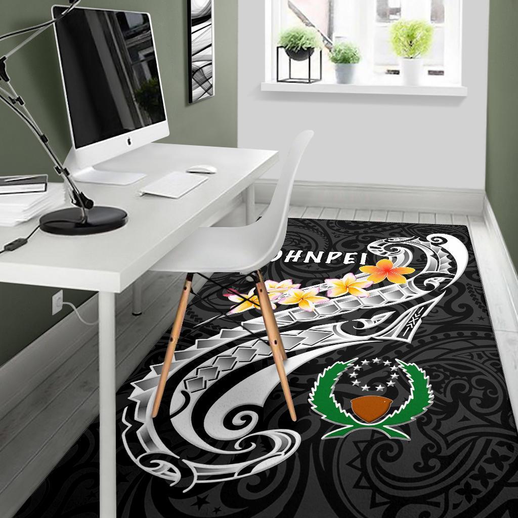 Pohnpei Area Rug - Pohnpei Seal Polynesian Patterns Plumeria (Black)